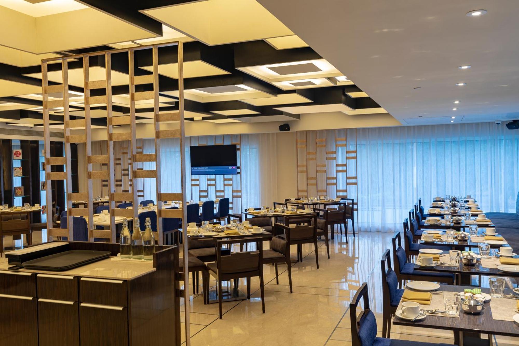 Rpj Hotel Rajkot Exterior foto