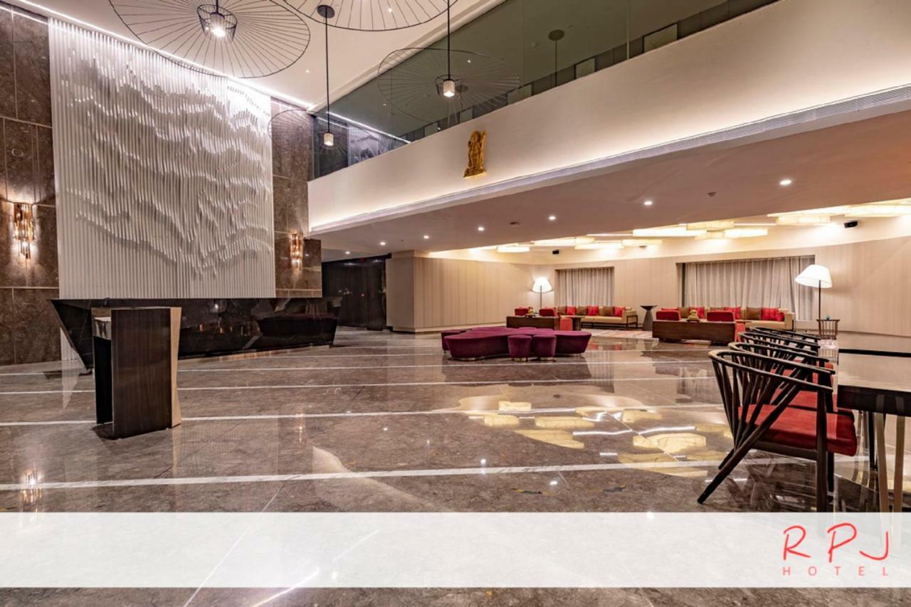 Rpj Hotel Rajkot Exterior foto