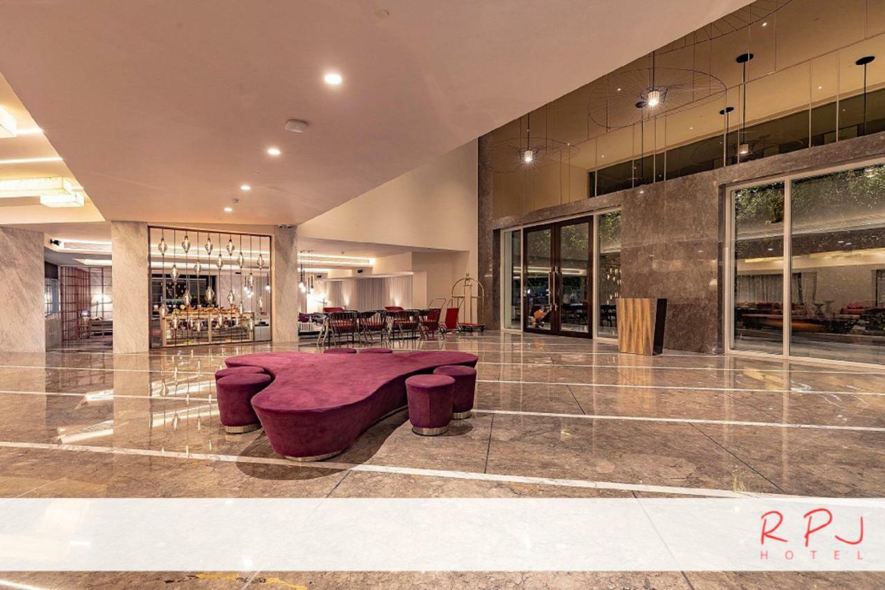 Rpj Hotel Rajkot Exterior foto