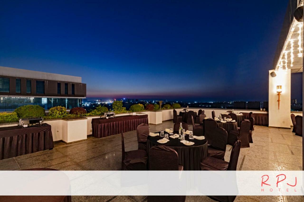 Rpj Hotel Rajkot Exterior foto